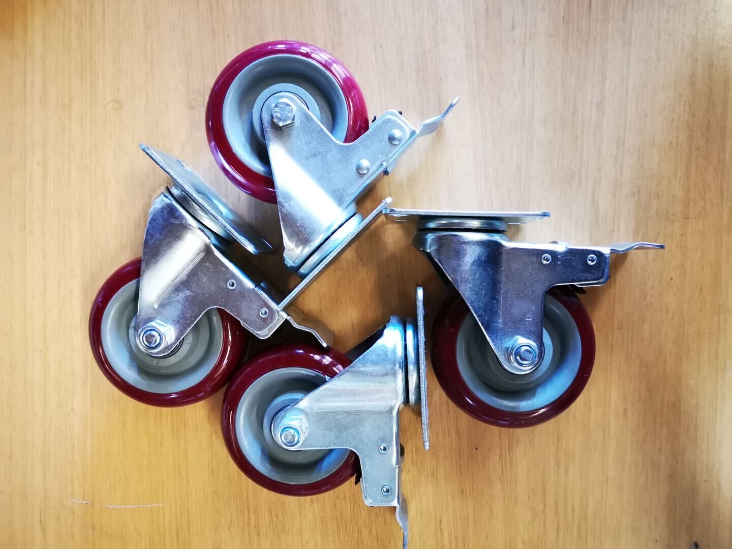 Heavy Duty Metal Rubber Wheels 100mm - Able to Brake - 4 Per Set